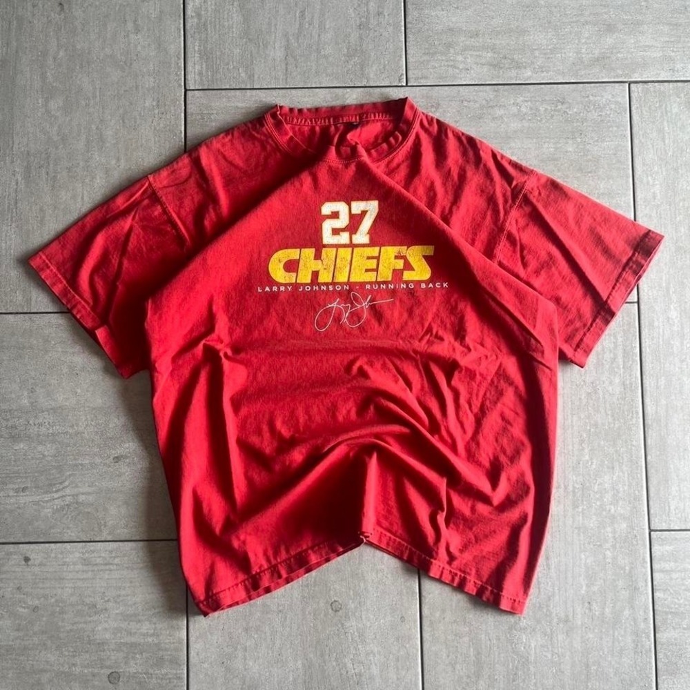 Kansas City Chiefs Larry Johnson 27 Red Graphic T Shirt Mens Size 21x26.75